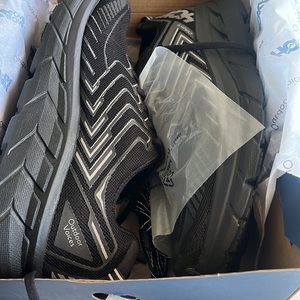 Hoka One One Men’s OV Clifton athletic shoes. Size 10.5   Tar  NEVER WORN